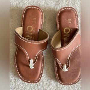 Ladies kino Brown Leather Sandals size 8 🤍🤎🌷